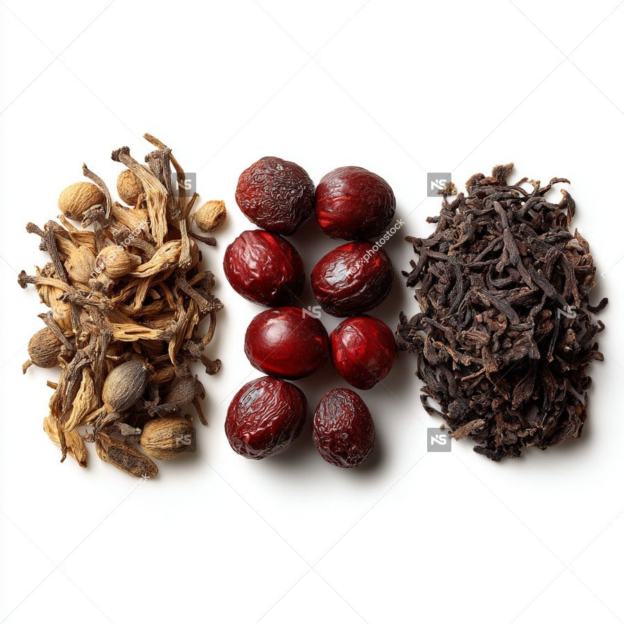 Displays A Collection Of Spices And Tea Leaves Arranged In A Visually Appealing Manner On A White Background — Stock Photo