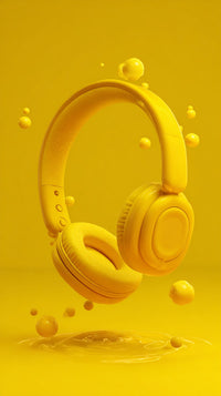 Yellow Headphones With Splash Of Water Droplets Set Against A Yellow Background — Stock Photo