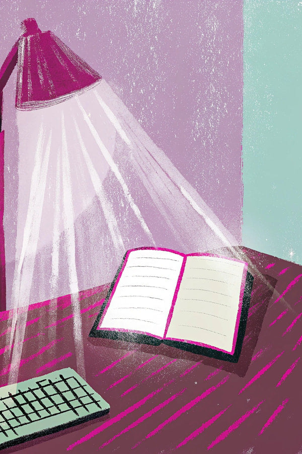 Illustration Of A Cozy Workspace With An Open Book And A Computer Keyboard Under A Desk Lamp — Stock Illustration