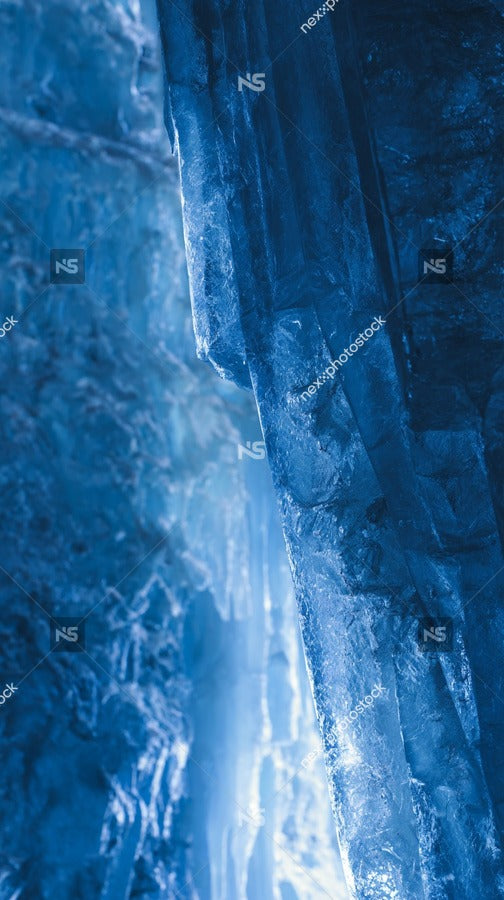 Icy Cascade Waterfall — Stock Photo
