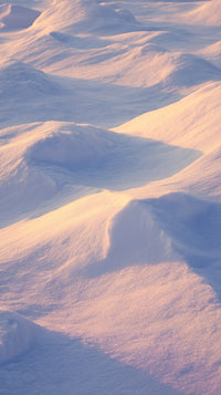 Snow Covered Mountain Landscape With A Clear View Of Snow Capped Peaks And Valleys Showcasing The Natural Beauty Of The Winter Season — Stock Photo