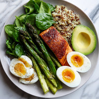 A Nutritious Meal Prep With A Focus On Balanced Nutrition A Variety Of Vegetables Lean Protein And Healthy Fats — Stock Photo