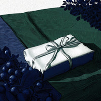 Gift Wrapped In White Paper With A Blue Ribbon On A Table With Grapes And Leaves In The Background — Stock Illustration