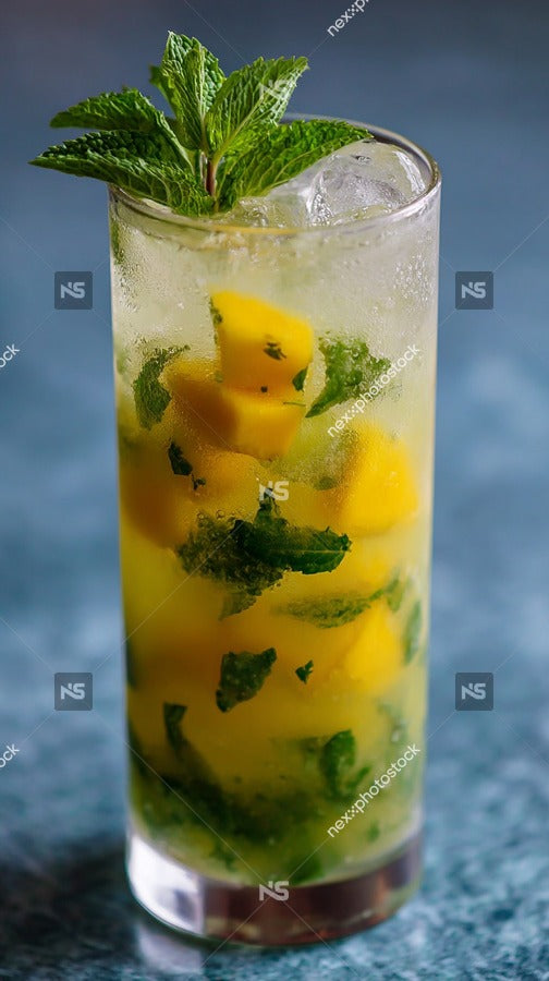 A Refreshing Beverage With A Slice Of Melon And Mint Leaves Served In A Tall Glass On A Table — Stock Photo