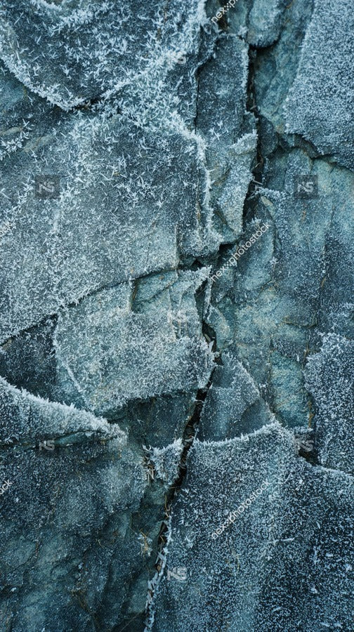 Showcases A Close Up Of A Rocky Surface With A Rough Texture Predominantly In Shades Of Blue And Gray — Stock Photo