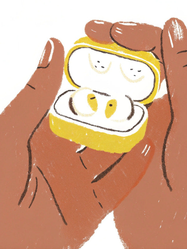 Jewelry Box With Two Rings Inside Being Held By A Hand — Stock Illustration