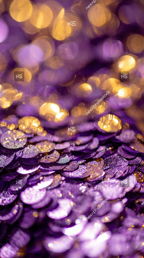 Purple Confetti Background With Bokeh Effect Showcasing A Close Up Of Sparkling Confetti Against A Dark Backdrop — Stock Photo