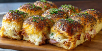 Close Up Of Six Appetizers On A Wooden Board Topped With Cheese And Herbs Served In A Restaurant Setting — Stock Photo