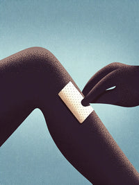 A Person S Hand Holding A Bandage To Their Knee Which Is Prominently Displayed In The Foreground Against A Blue Background — Stock Illustration