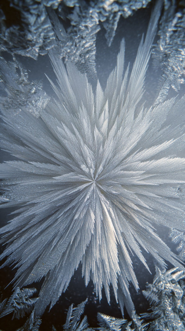 Crystalline Formation Of Ice Snow Showcasing Intricate Patterns And Sharp Angles Set Against A Dark Background With A Hint Of Blue Light — Stock Photo